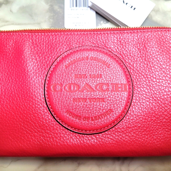 Coach wristlet hot pink color - Picture 2 of 6